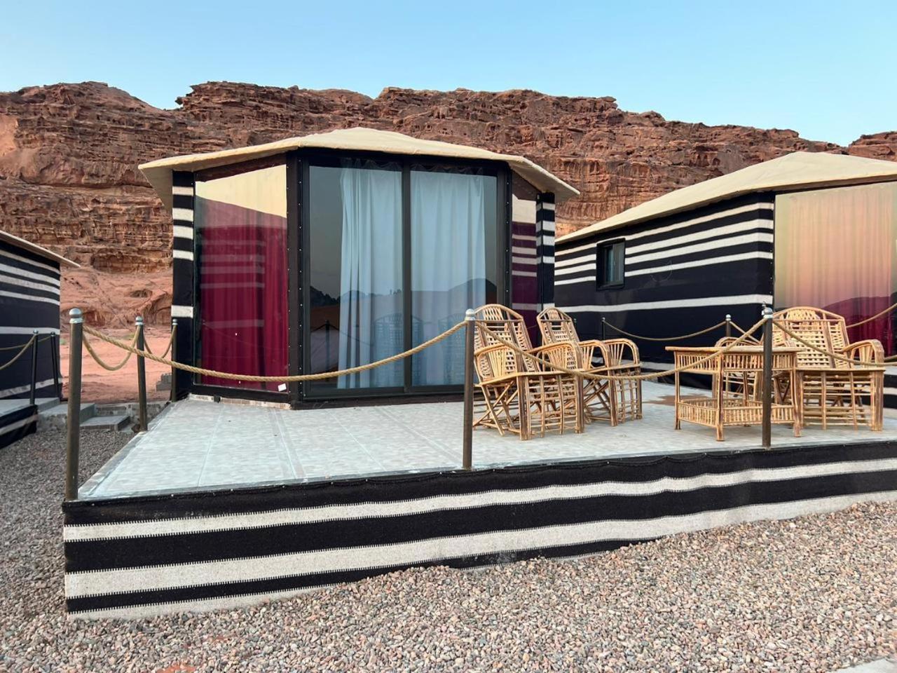 Wadi Rum Desert Adventures מראה חיצוני תמונה