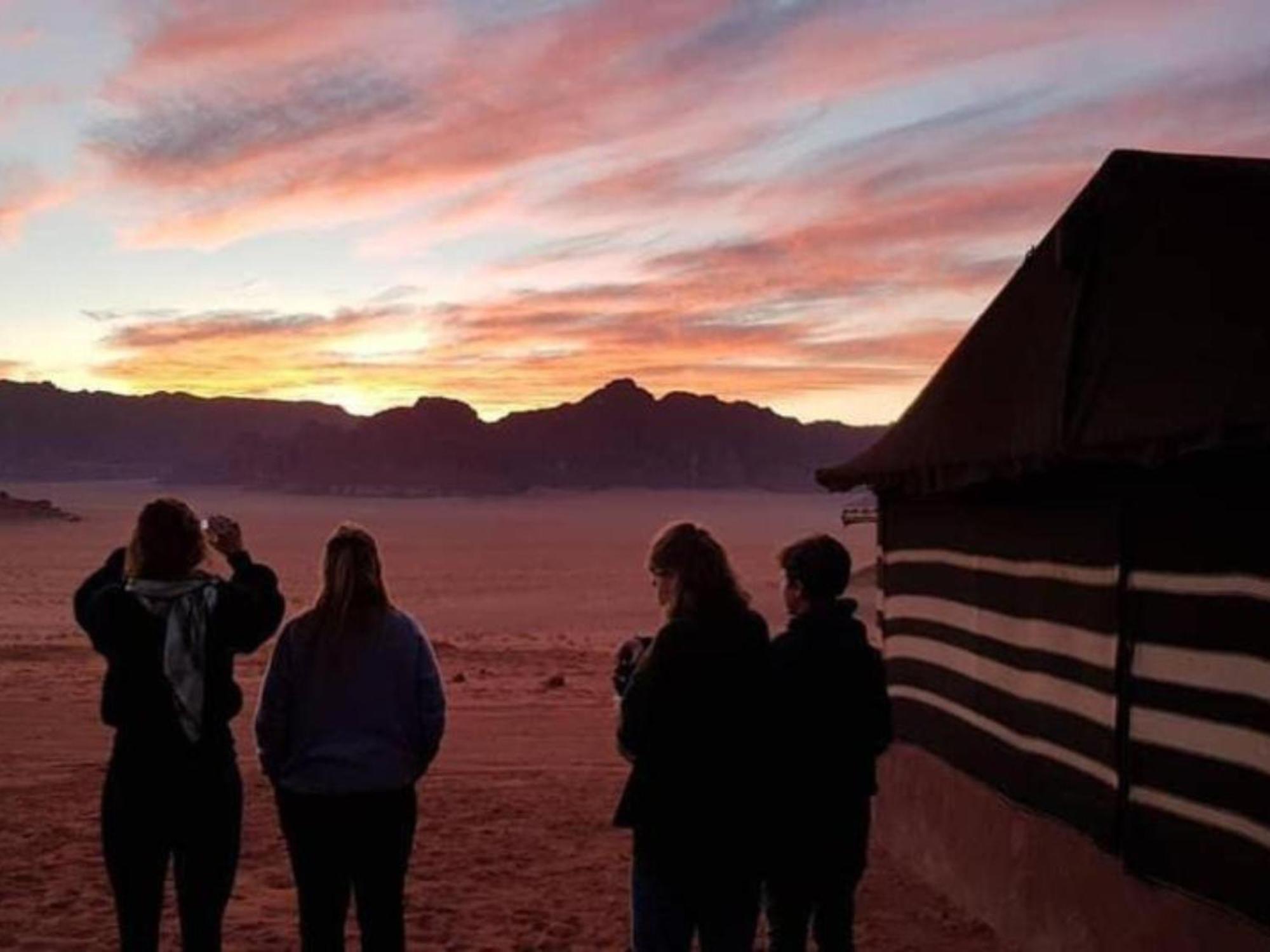 Wadi Rum Desert Adventures מראה חיצוני תמונה